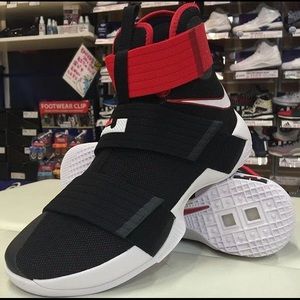 NIKE LEBRON Soldier 10 sz 12 RARE